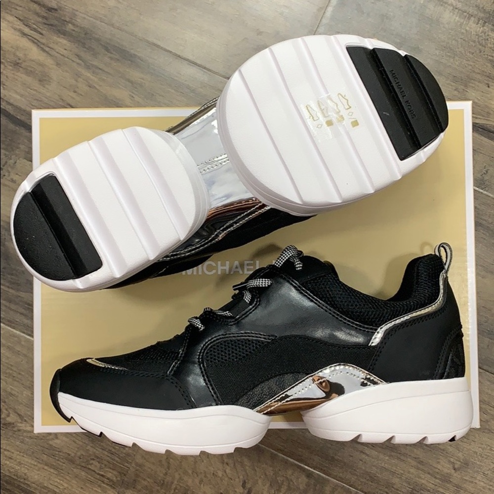 MICHAEL KORS OCTAVIA TRAINER TECH CANVAS BLACK - Picture 13 of 16